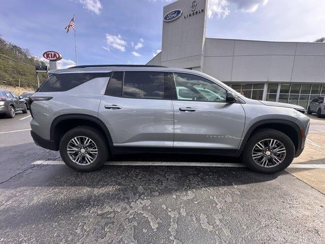 2025 Chevrolet Traverse LT w/2LT