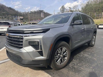 2025 Chevrolet Traverse LT w/2LT