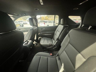 2025 Chevrolet Traverse LT w/2LT