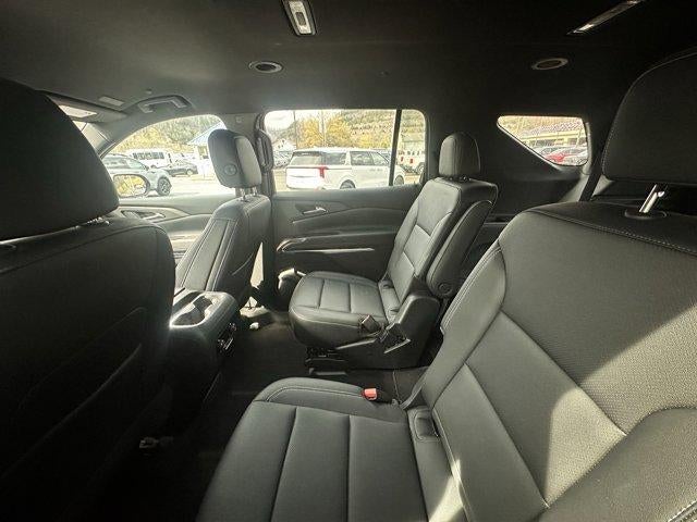 2025 Chevrolet Traverse LT w/2LT