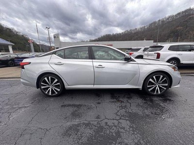 2020 Nissan Altima 2.5 SR Sedan