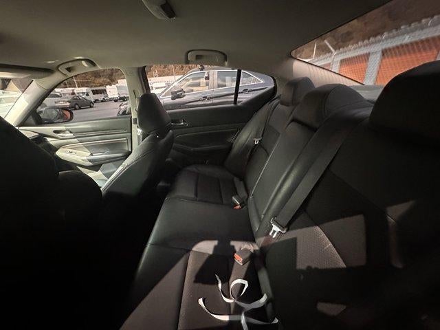 2021 Nissan Altima 2.5 SR Sedan