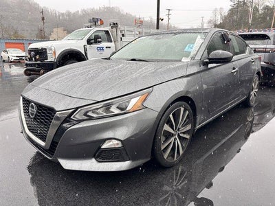 2020 Nissan Altima 2.5 SR Sedan
