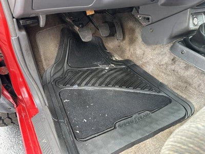 2000 Nissan Frontier 4WD XE