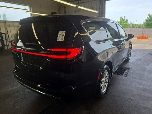 2025 Chrysler Pacifica Select FWD