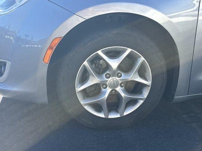 2020 Chrysler Pacifica Limited FWD