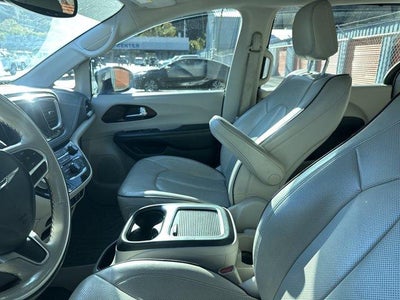 2020 Chrysler Pacifica Limited FWD