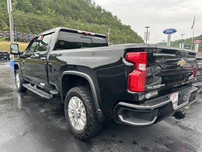 2022 Chevrolet Silverado 2500 HD Crew Cab Standard Box 4-Wheel Drive High Country