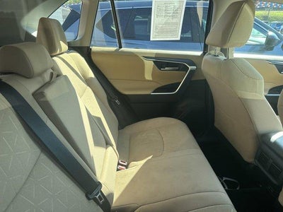 2025 Toyota RAV4 XLE AWD (Natl)