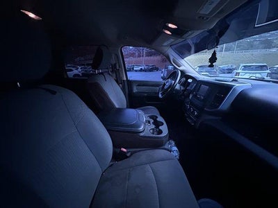 2019 RAM 2500 Big Horn 4x4 Crew Cab 6'4" Box