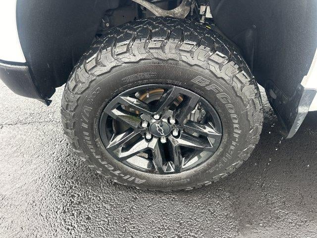 2024 Chevrolet Silverado 1500 Crew Cab Short Box 4-Wheel Drive Custom Trail Boss