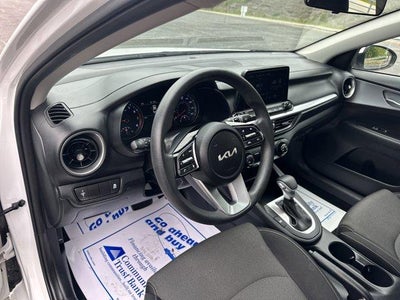 2024 Kia Forte LXS IVT