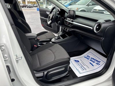 2024 Kia Forte LXS IVT
