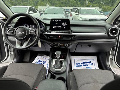 2024 Kia Forte LXS IVT