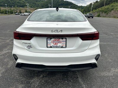 2024 Kia Forte LXS IVT