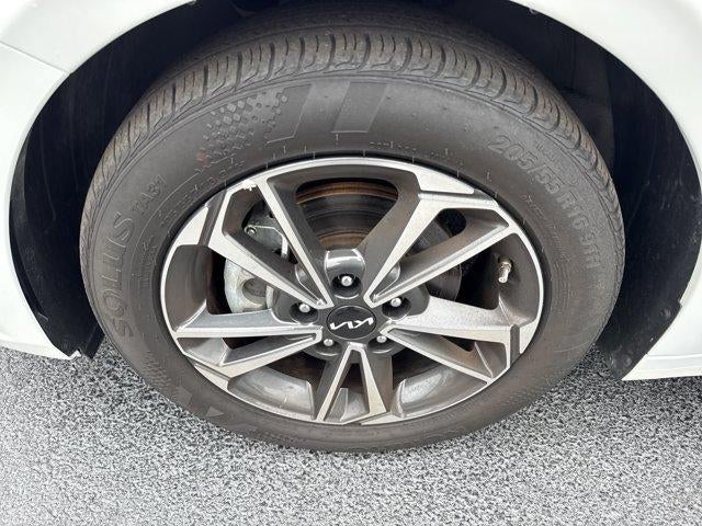 2024 Kia Forte LXS IVT