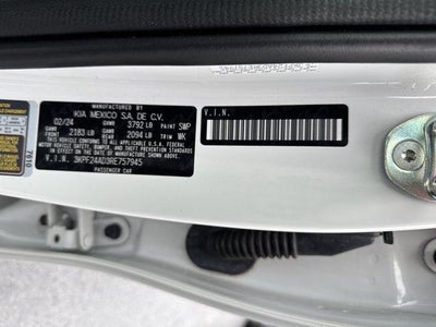2024 Kia Forte LXS IVT