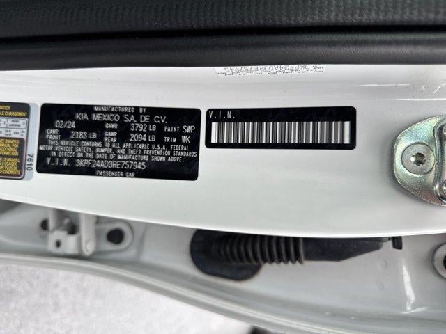 2024 Kia Forte LXS IVT