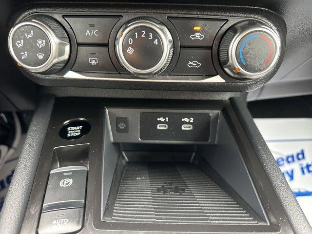 2025 Nissan Kicks SV FWD