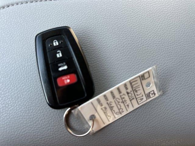 2018 Toyota Camry XLE Auto (Natl)