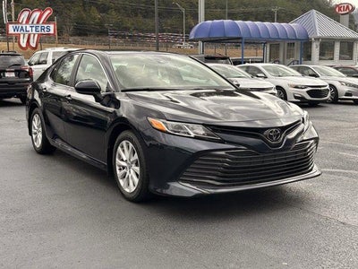 2020 Toyota Camry LE Auto (SE)