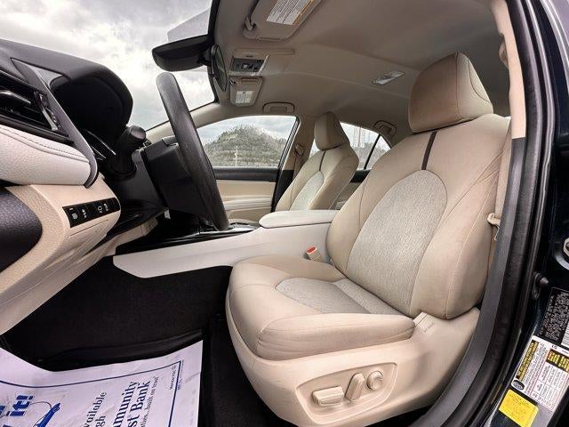2020 Toyota Camry LE Auto (SE)