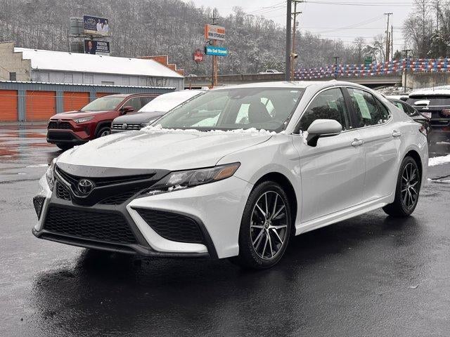 2023 Toyota Camry SE Auto (SE)