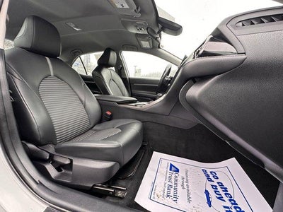 2023 Toyota Camry SE Auto (SE)