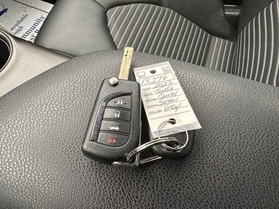 2023 Toyota Camry SE Auto (SE)