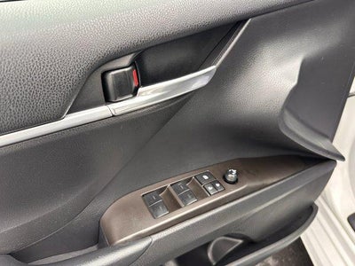 2023 Toyota Camry SE Auto (SE)