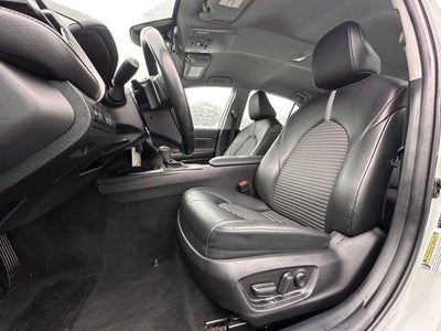 2023 Toyota Camry SE Auto (SE)