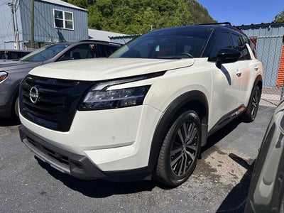 2023 Nissan Pathfinder Platinum 4WD