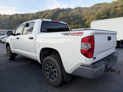 2014 Toyota Tundra 4WD Truck 4WD CrewMax Short Bed 5.7L FFV SR5 (SE)