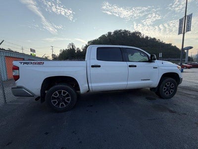 2014 Toyota Tundra 4WD Truck 4WD CrewMax Short Bed 5.7L FFV SR5 (SE)