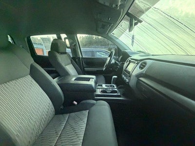 2014 Toyota Tundra 4WD Truck 4WD CrewMax Short Bed 5.7L FFV SR5 (SE)