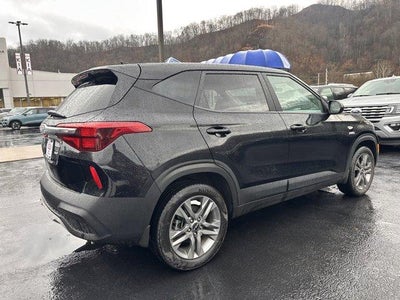 2023 Kia Seltos LX IVT AWD