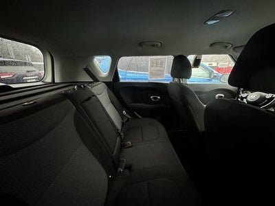 2019 Kia Soul + Auto