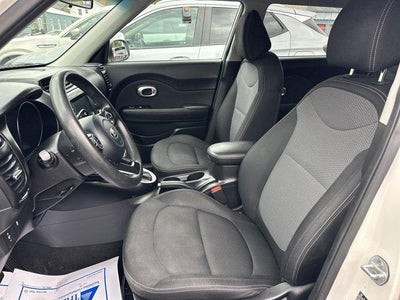 2019 Kia Soul + Auto