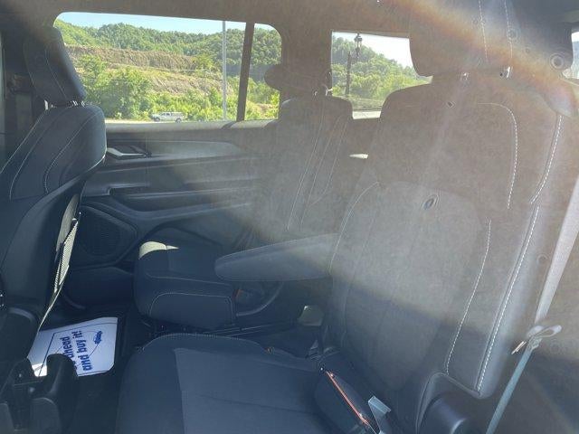 2025 Jeep Grand Cherokee L Laredo X 4x4