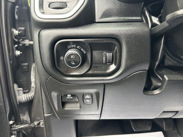 2022 RAM 1500 Big Horn 4x4 Crew Cab 5'7" Box