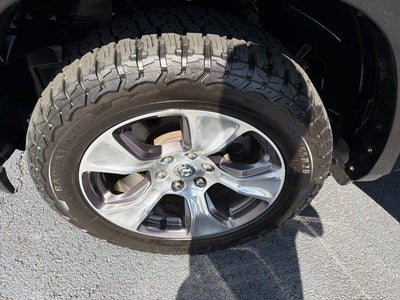 2019 RAM 1500 Laramie 4x4 Crew Cab 5'7" Box