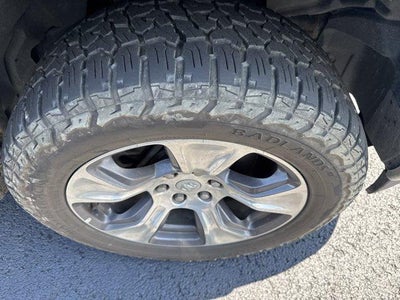 2019 RAM 1500 Laramie 4x4 Crew Cab 5'7" Box