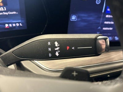 2025 Chevrolet Suburban 4WD Premier