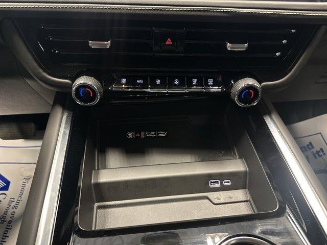 2025 Chevrolet Suburban 4WD Premier