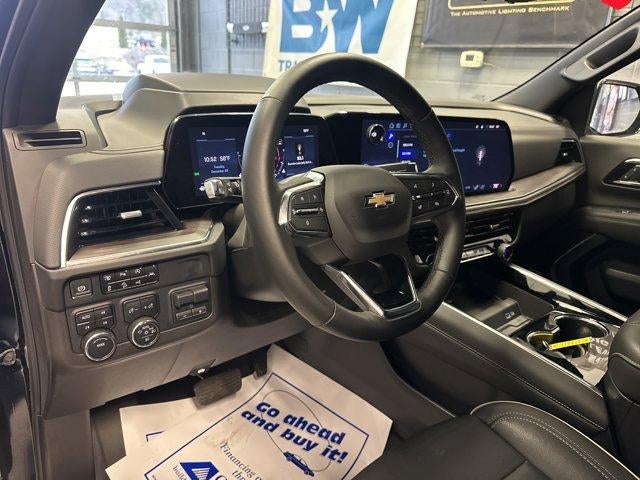 2025 Chevrolet Suburban 4WD Premier