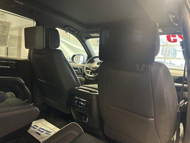 2025 Chevrolet Suburban 4WD Premier