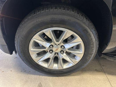 2025 Chevrolet Suburban 4WD Premier