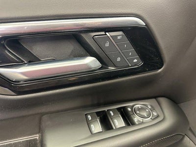 2025 Chevrolet Suburban 4WD Premier