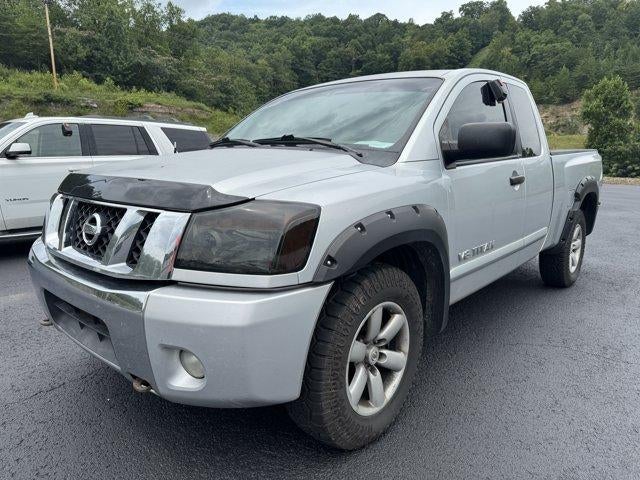2010 Nissan Titan 4WD King Cab Short Bed SE