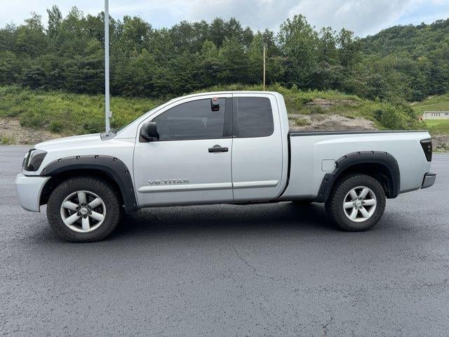 2010 Nissan Titan 4WD King Cab Short Bed SE